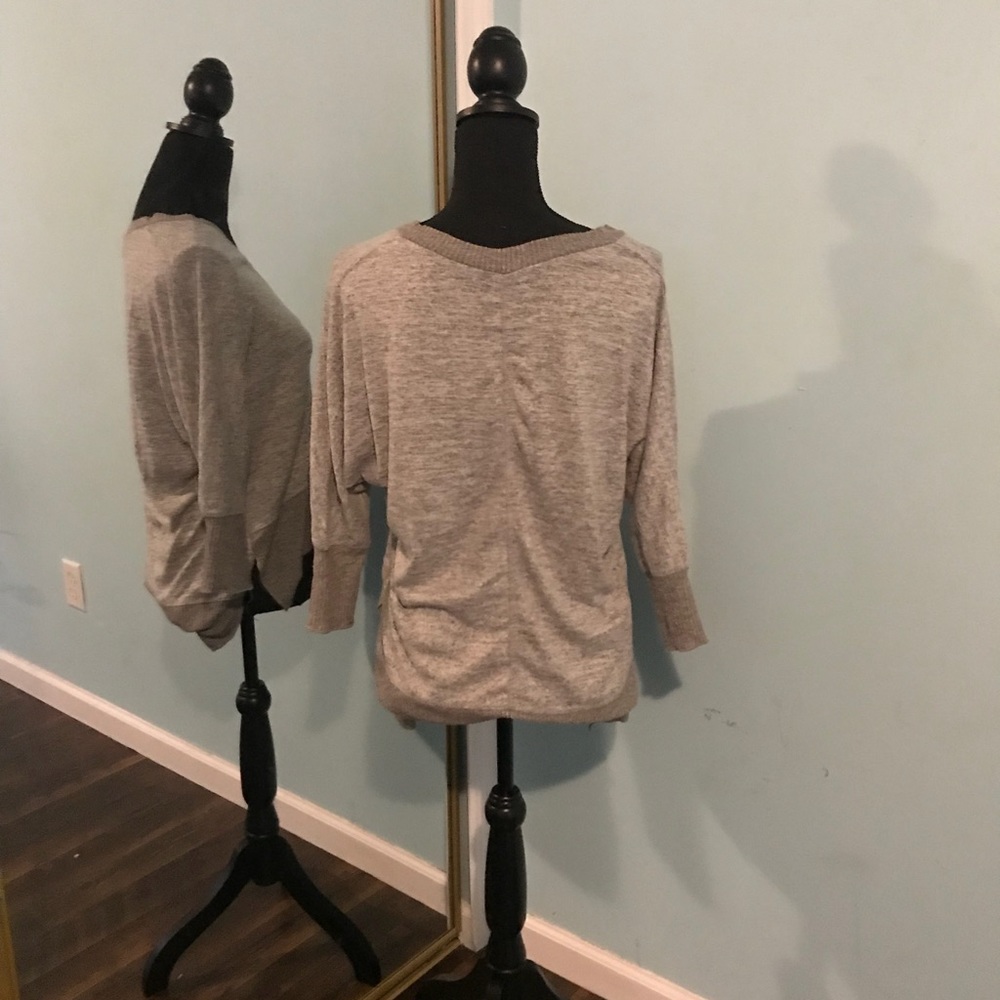 Gray sweater - Picture 2 of 3